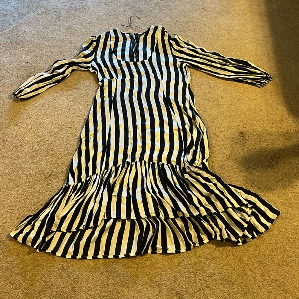 Size XXL Johnny Cota black and white striped dress